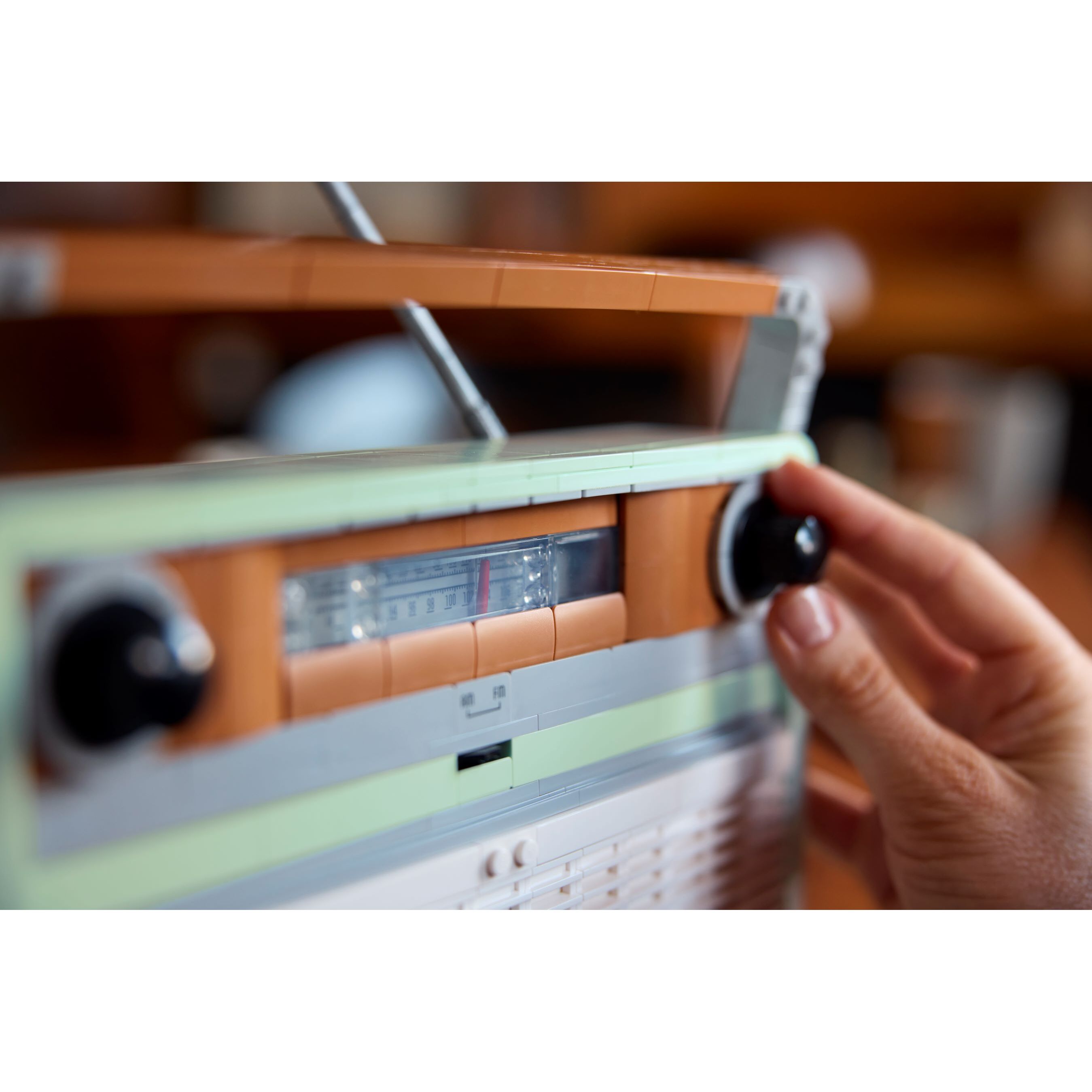 Retro Radio - Image 9