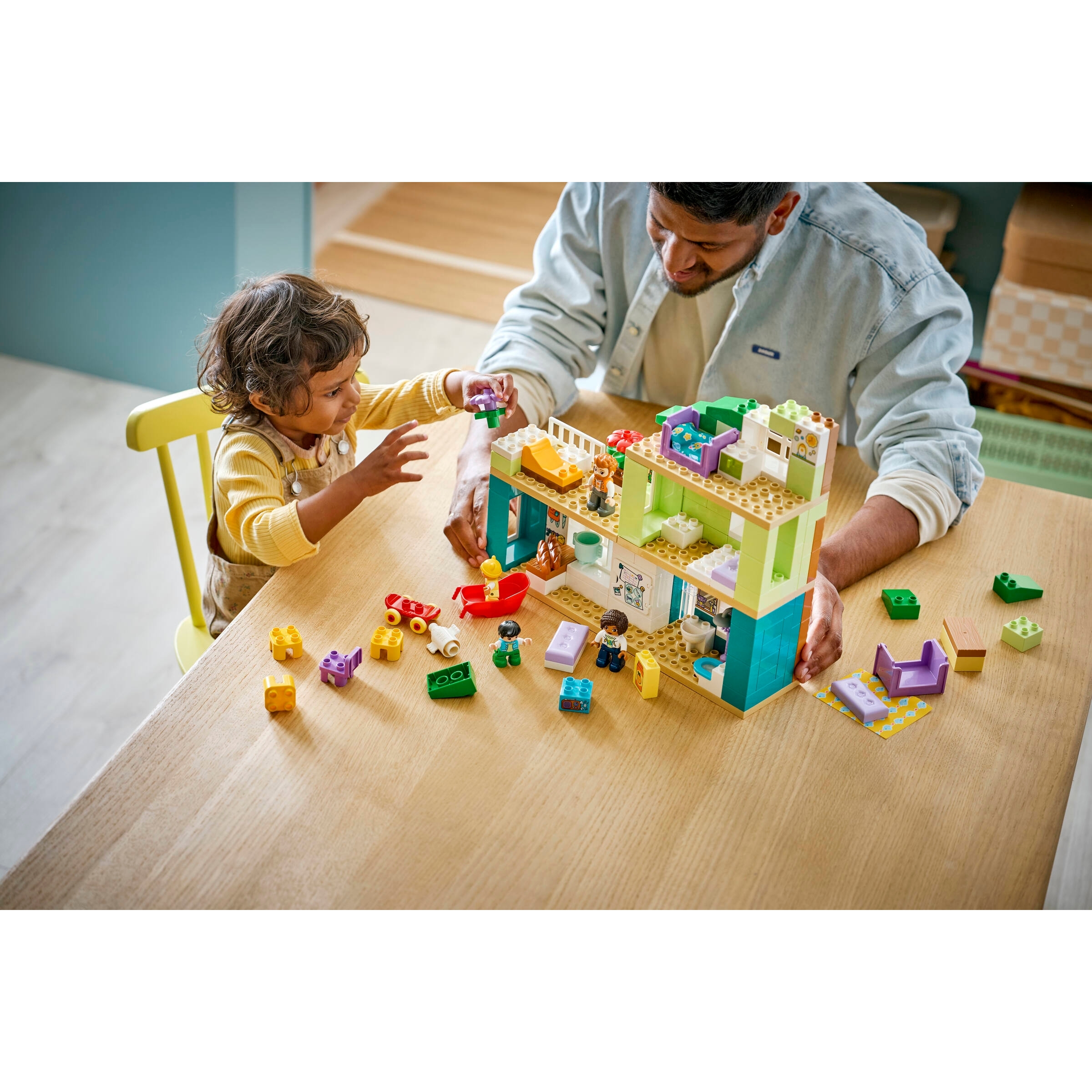 3 In 1 Modern Family House With Figures - Image 11