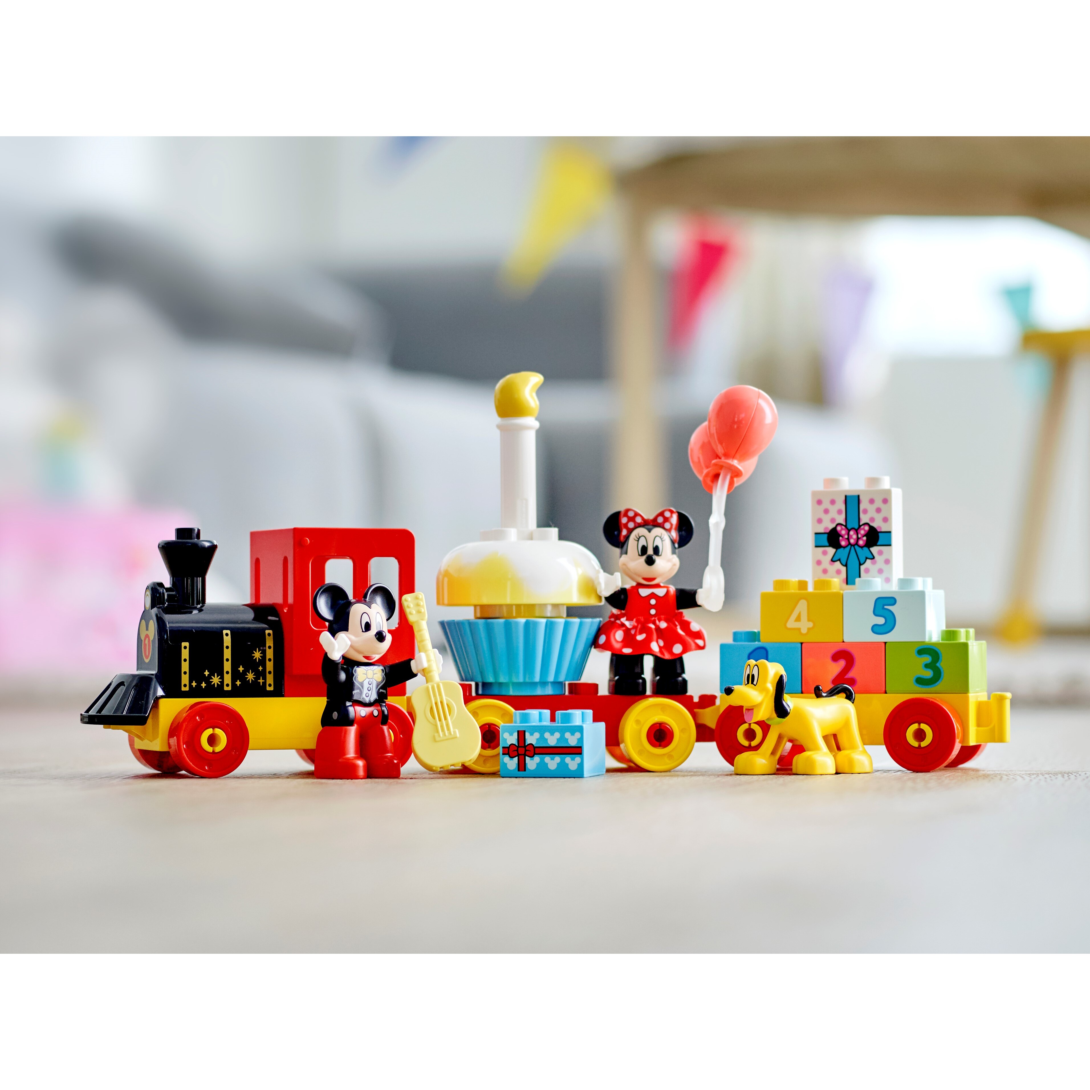 Mickey & Minnie Birthday Train - Image 11