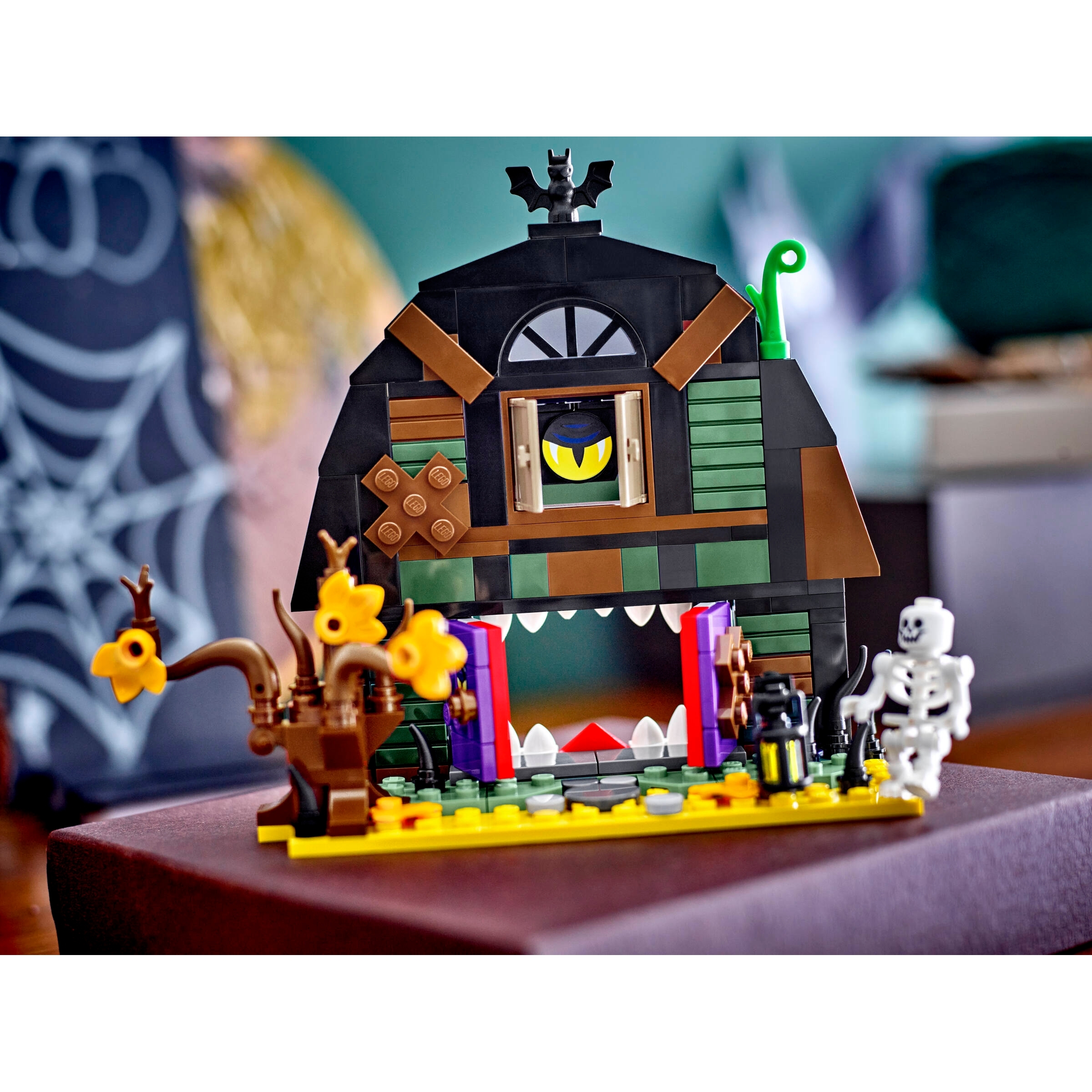 Halloween Barn - Image 4