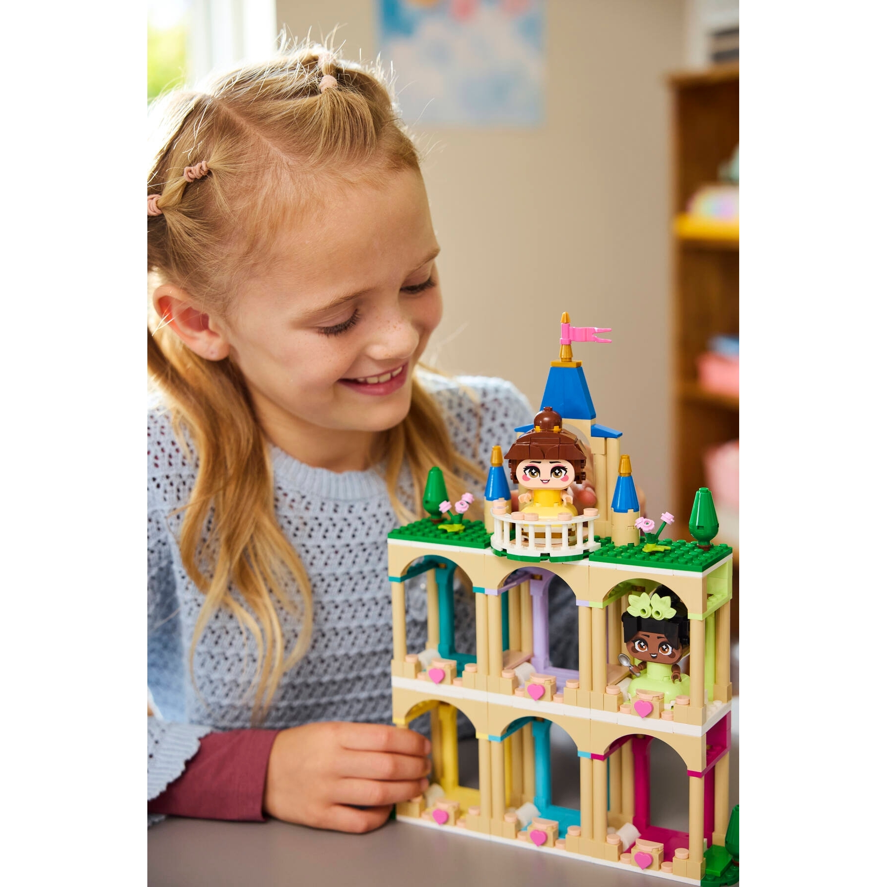 Mini Belle & Tiana With Castle - Image 8