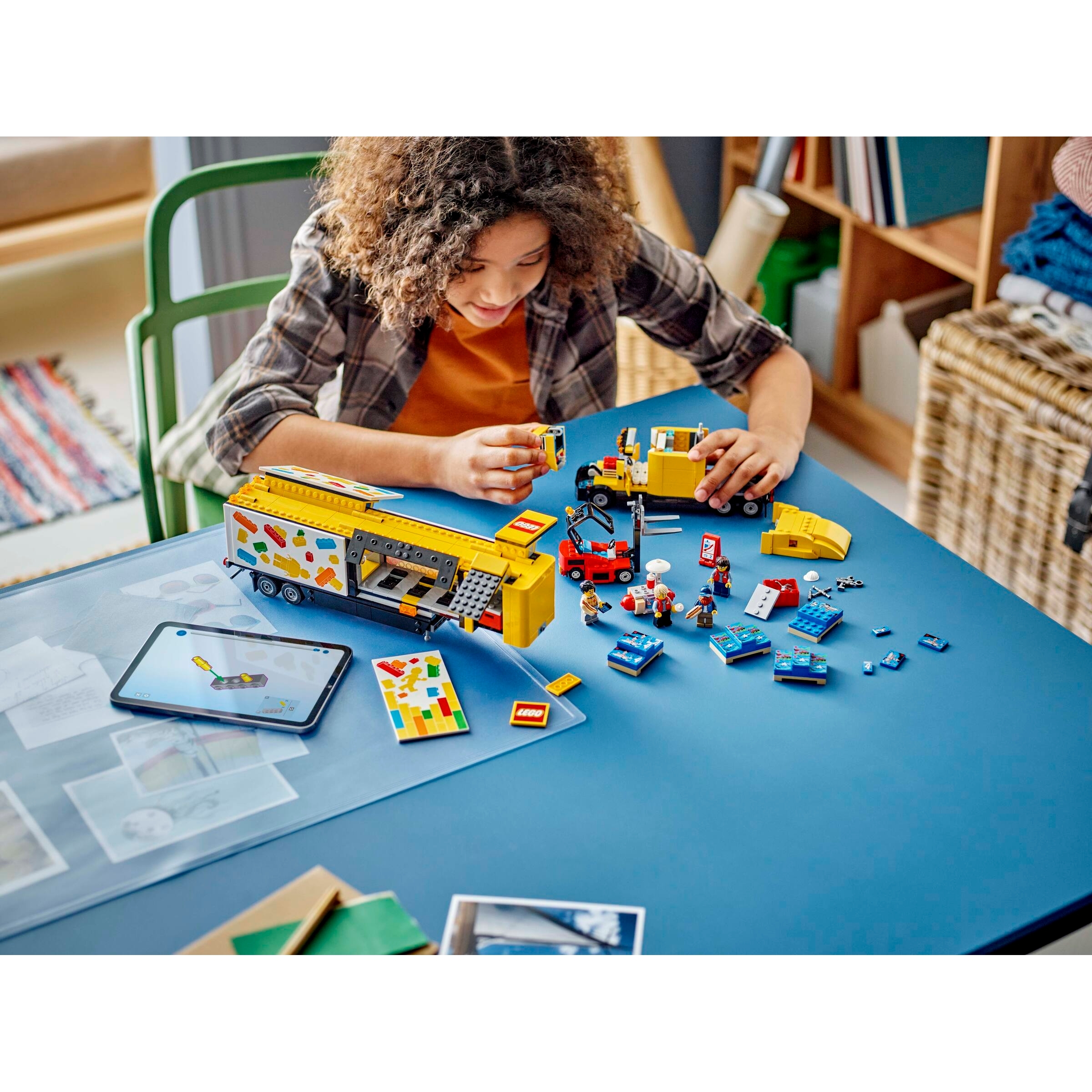 Yellow Delivery Truck - Image 10