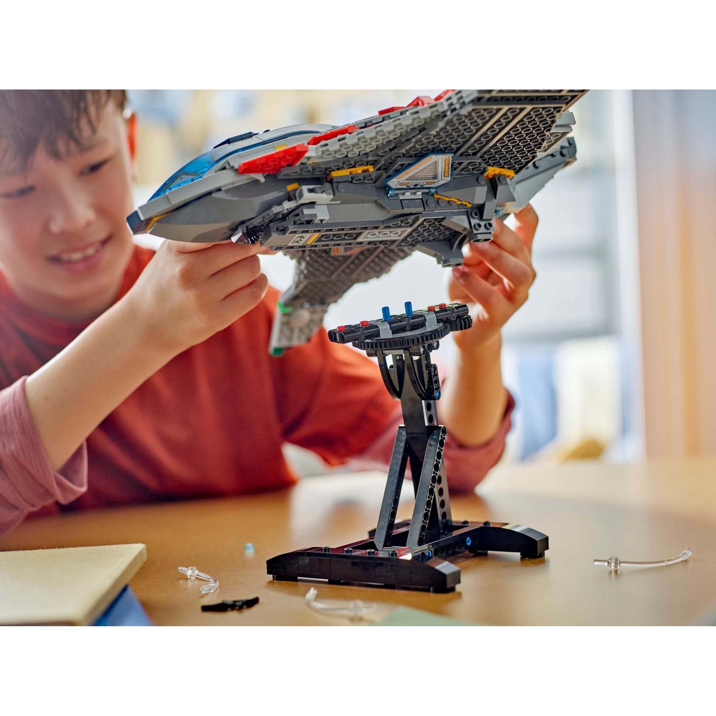 Avengers: Age Of Ultron Quinjet - Image 12